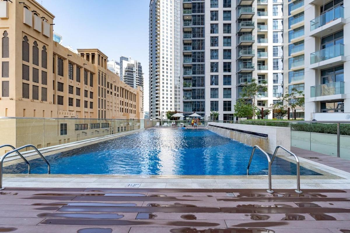 Cool 4-Bedroom Apartment With Burj Views At Bellevue Tower In Downtown Dubái Exterior foto