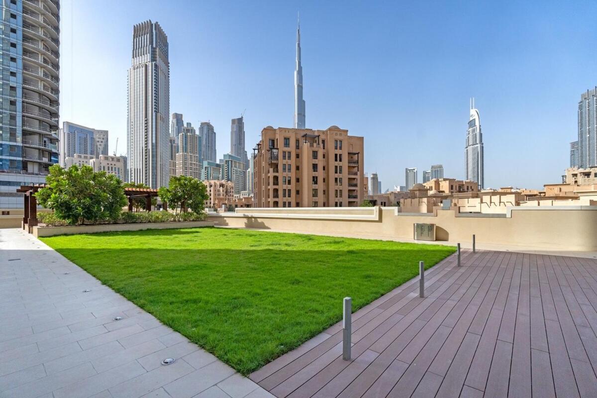 Cool 4-Bedroom Apartment With Burj Views At Bellevue Tower In Downtown Dubái Exterior foto