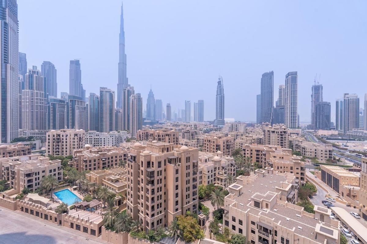 Cool 4-Bedroom Apartment With Burj Views At Bellevue Tower In Downtown Dubái Exterior foto