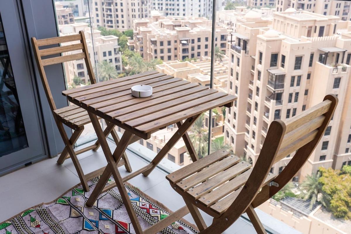 Cool 4-Bedroom Apartment With Burj Views At Bellevue Tower In Downtown Dubái Exterior foto