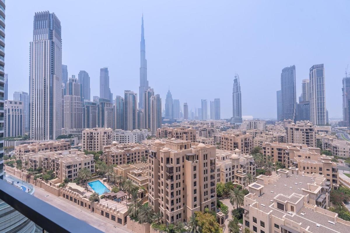 Cool 4-Bedroom Apartment With Burj Views At Bellevue Tower In Downtown Dubái Exterior foto