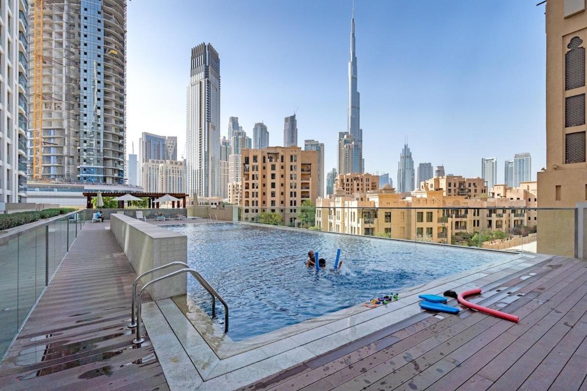 Cool 4-Bedroom Apartment With Burj Views At Bellevue Tower In Downtown Dubái Exterior foto