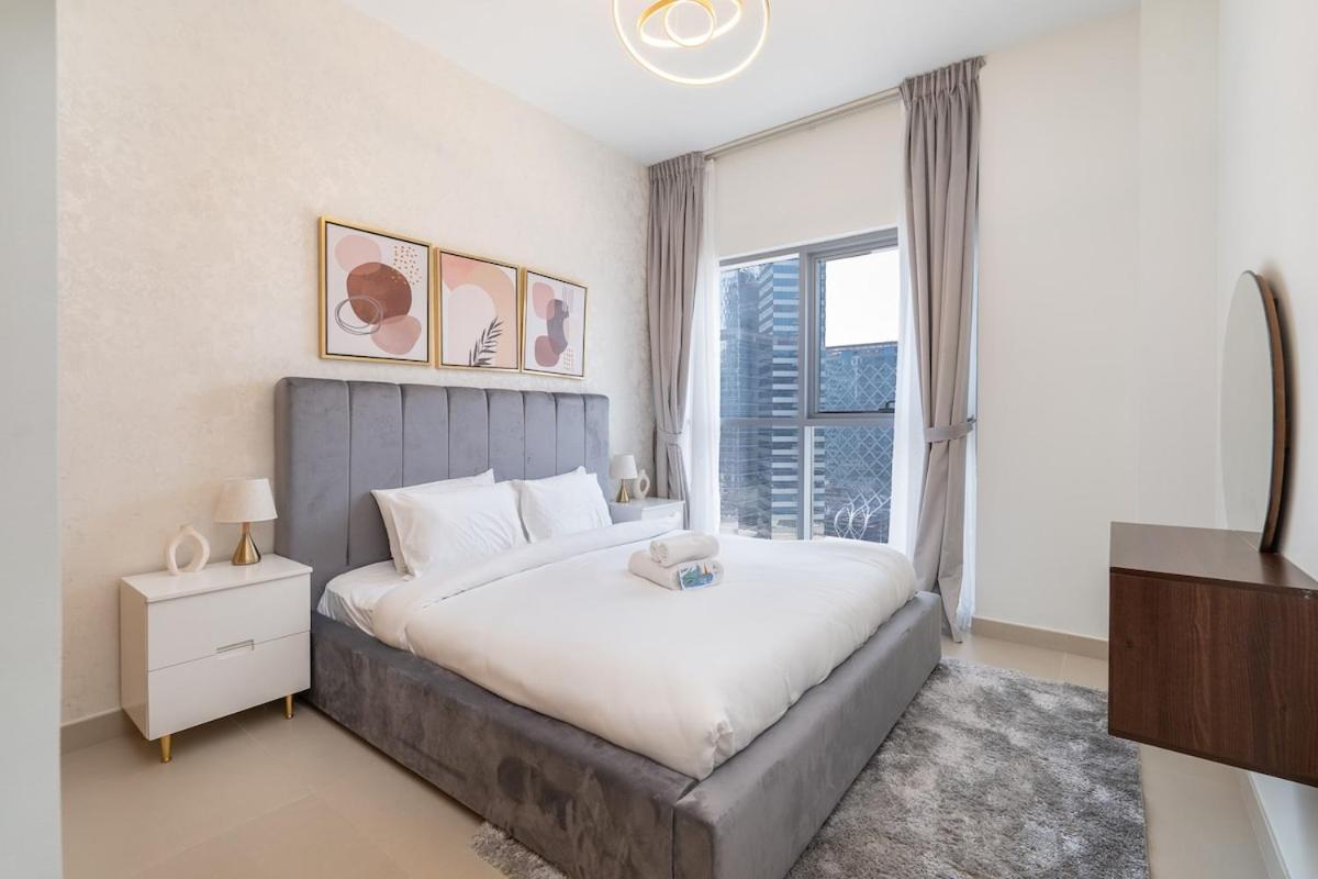 Cool 4-Bedroom Apartment With Burj Views At Bellevue Tower In Downtown Dubái Exterior foto