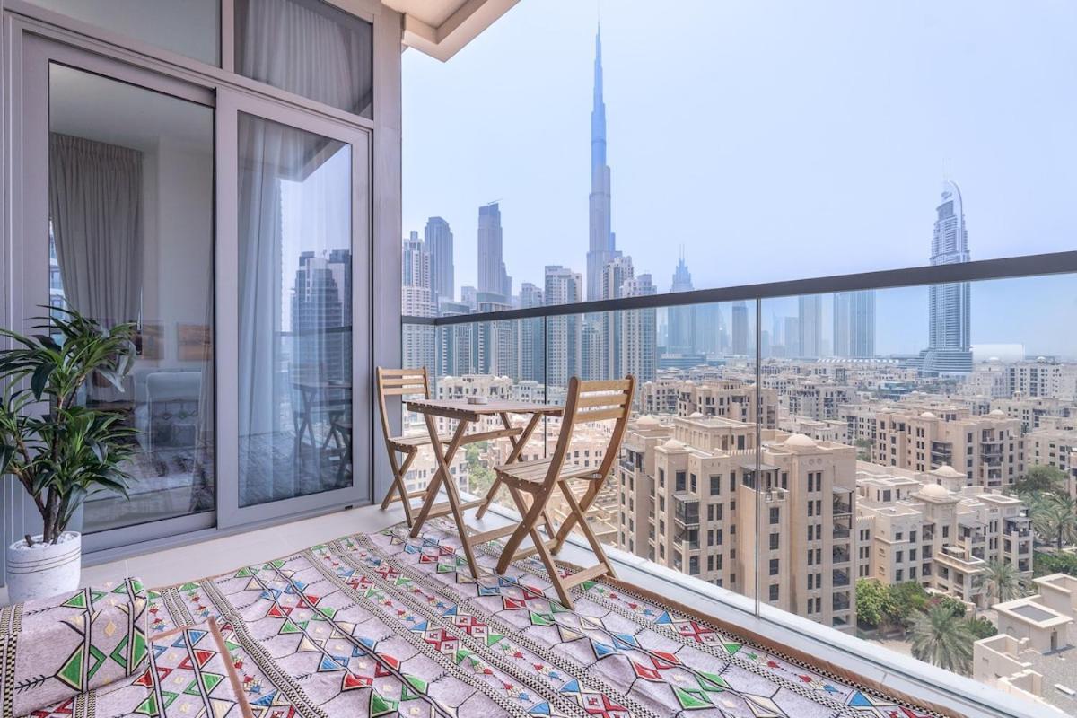 Cool 4-Bedroom Apartment With Burj Views At Bellevue Tower In Downtown Dubái Exterior foto